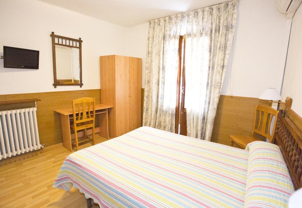 Hostal Lizana Huesca Zewnętrze zdjęcie