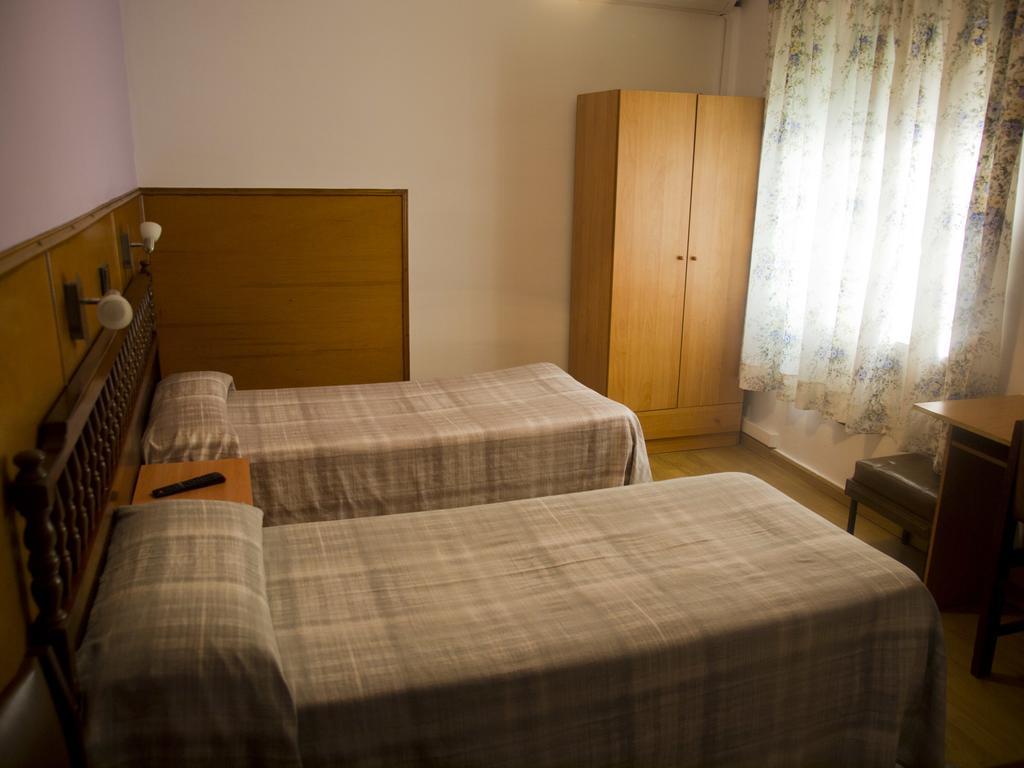 Hostal Lizana Huesca Pokój zdjęcie