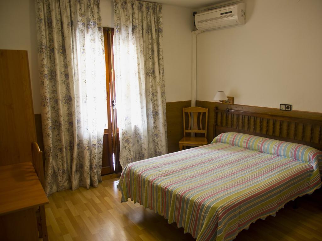 Hostal Lizana Huesca Pokój zdjęcie